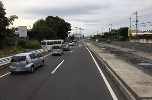 大型トラック運転席から見た風景